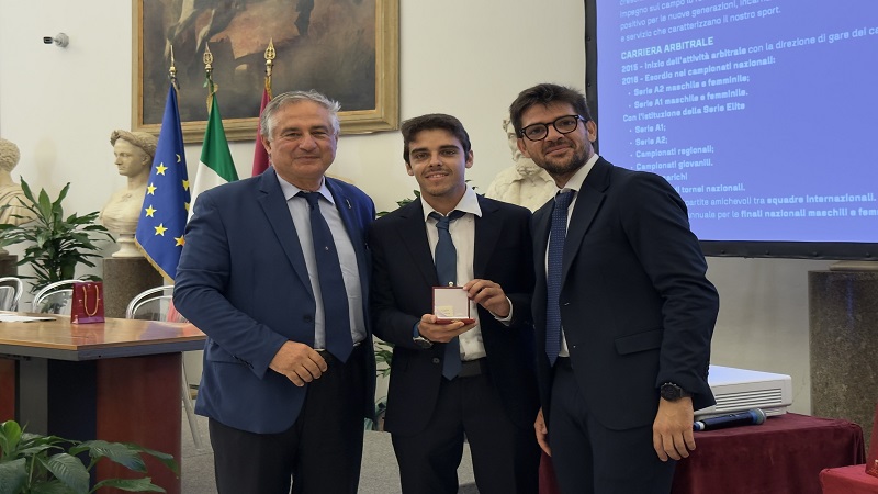 IL CAMPIDOGLIO PREMIA GLI ARBITRI. RICONOSCIMENTO PER WALTER FLAMINI